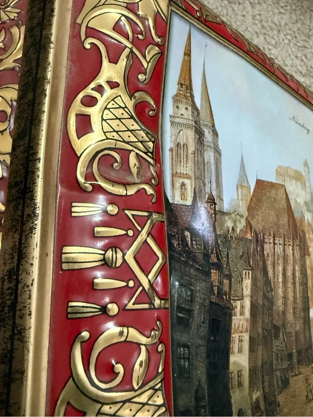 2005 Lebkuchen- Schmidt Tin Chest Nurnberg Hauptmarkt With Castle Around 1800